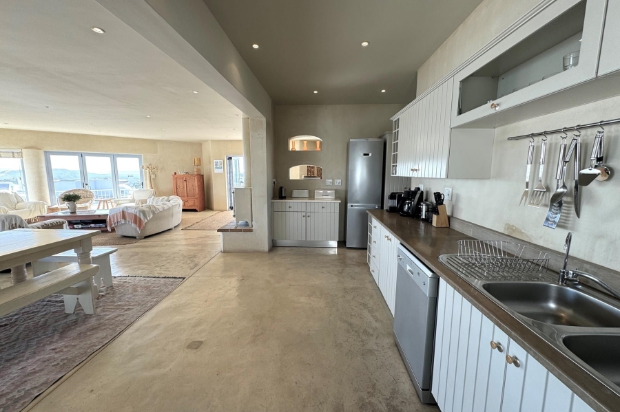 6 Bedroom Property for Sale in Paradise Beach Western Cape